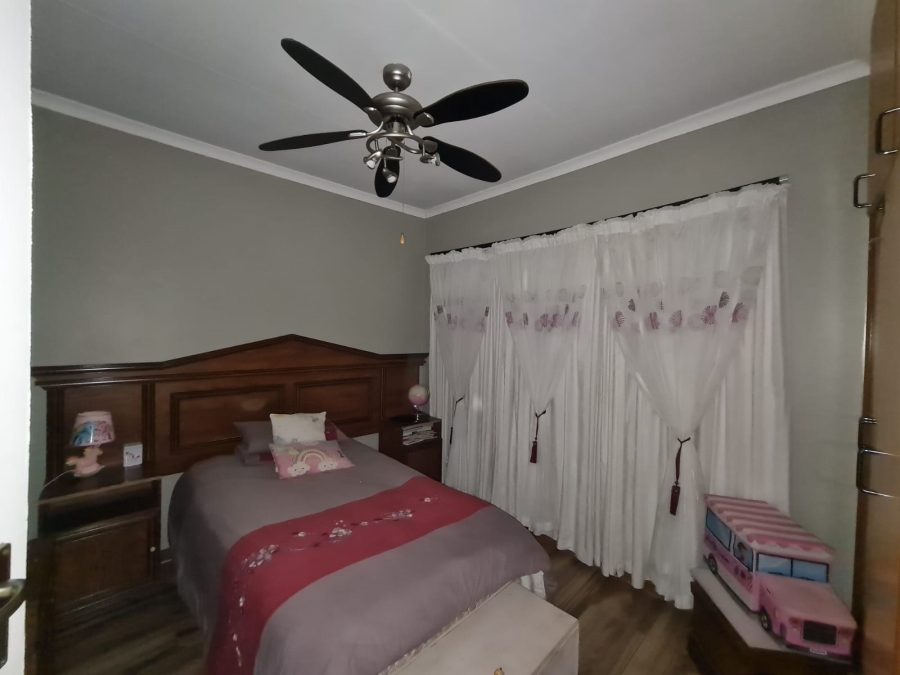 To Let 3 Bedroom Property for Rent in Langenhovenpark Free State